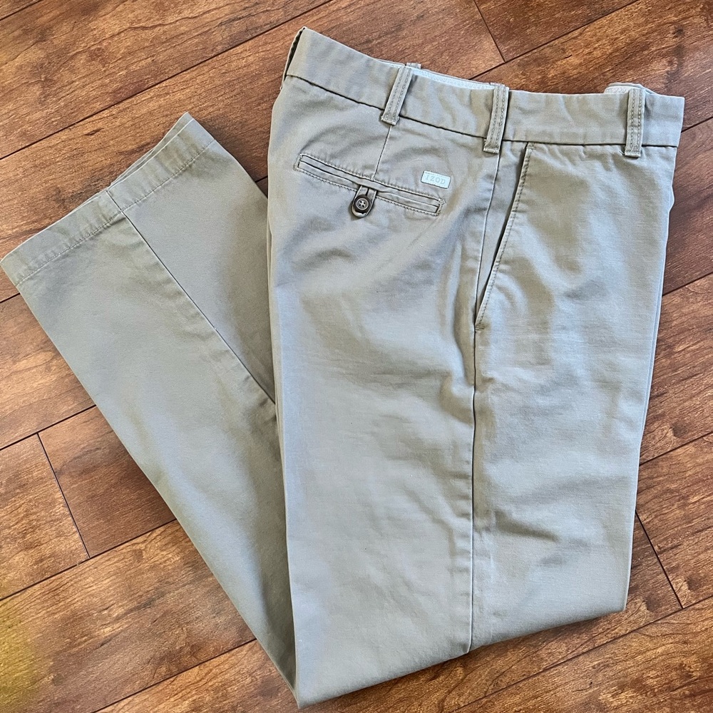 IZOD Flat Front Saltwater Straight Fit Khaki/Chino Pants-Size 32x32